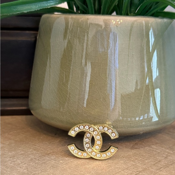 no brand Jewelry - Gold tone double CC brooch